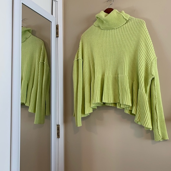 Free people turtleneck sweater - Blogger favorite - Picture 2 of 6